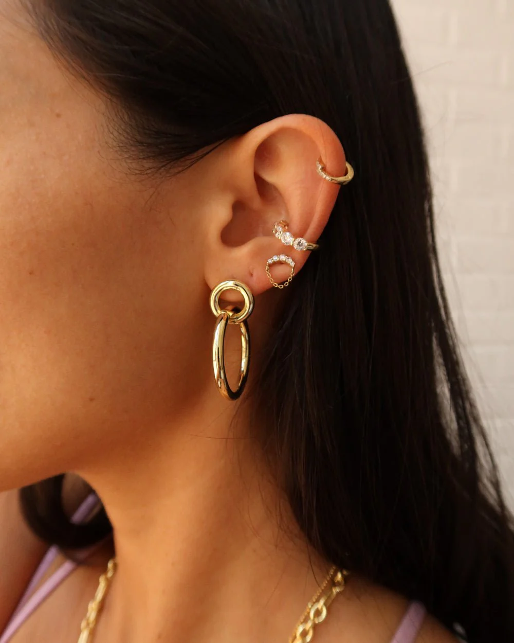 ADRIANA ROUND LINK STATEMENT EARRINGS - Image 4