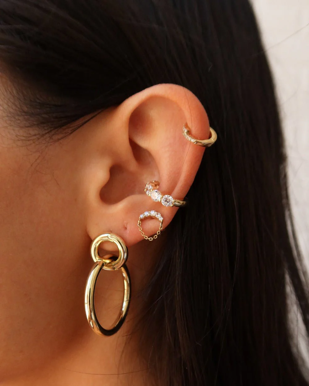 ADRIANA ROUND LINK STATEMENT EARRINGS - Image 6