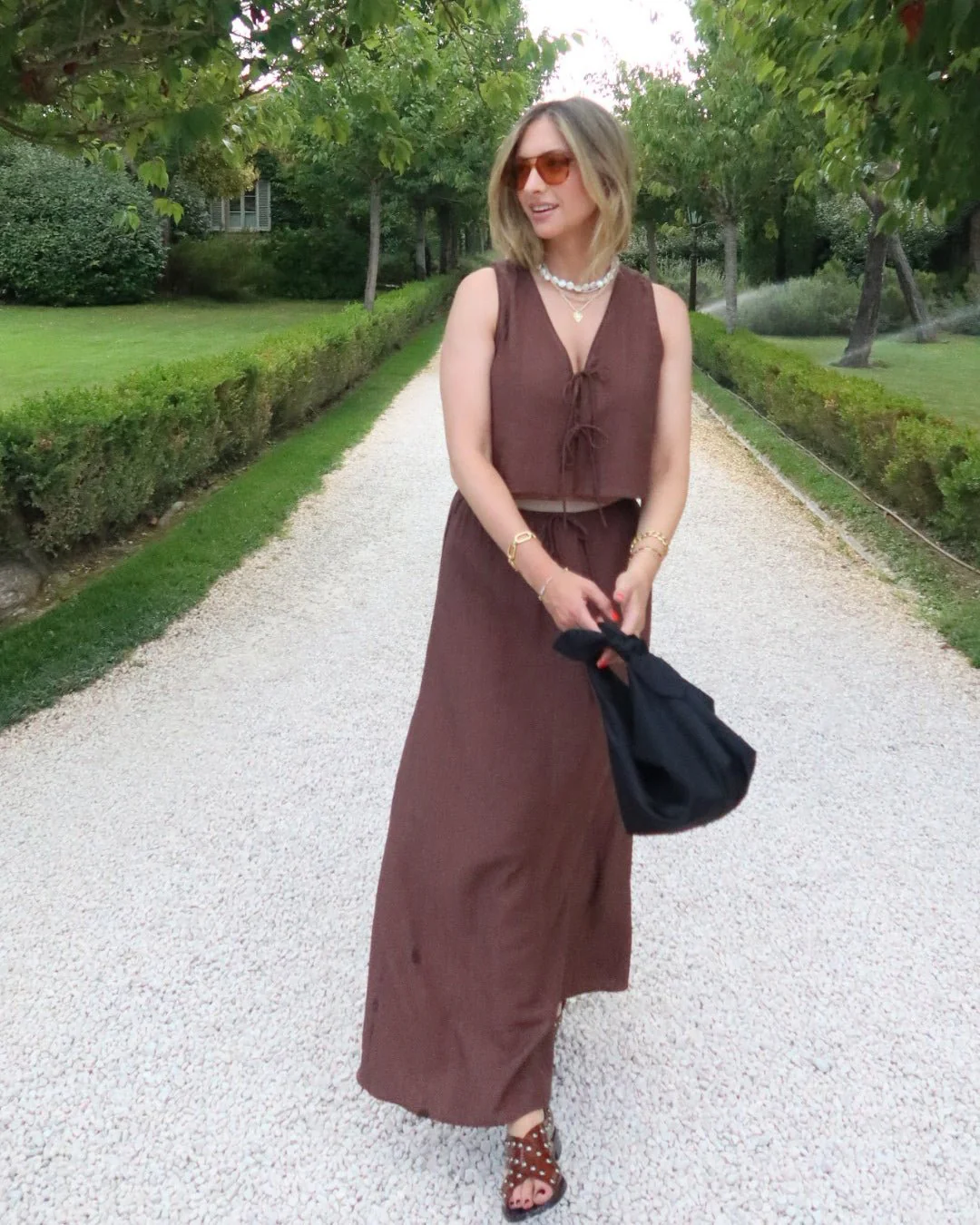 ANIKA FLAT ROUND PEARL NECKLACE - Image 14