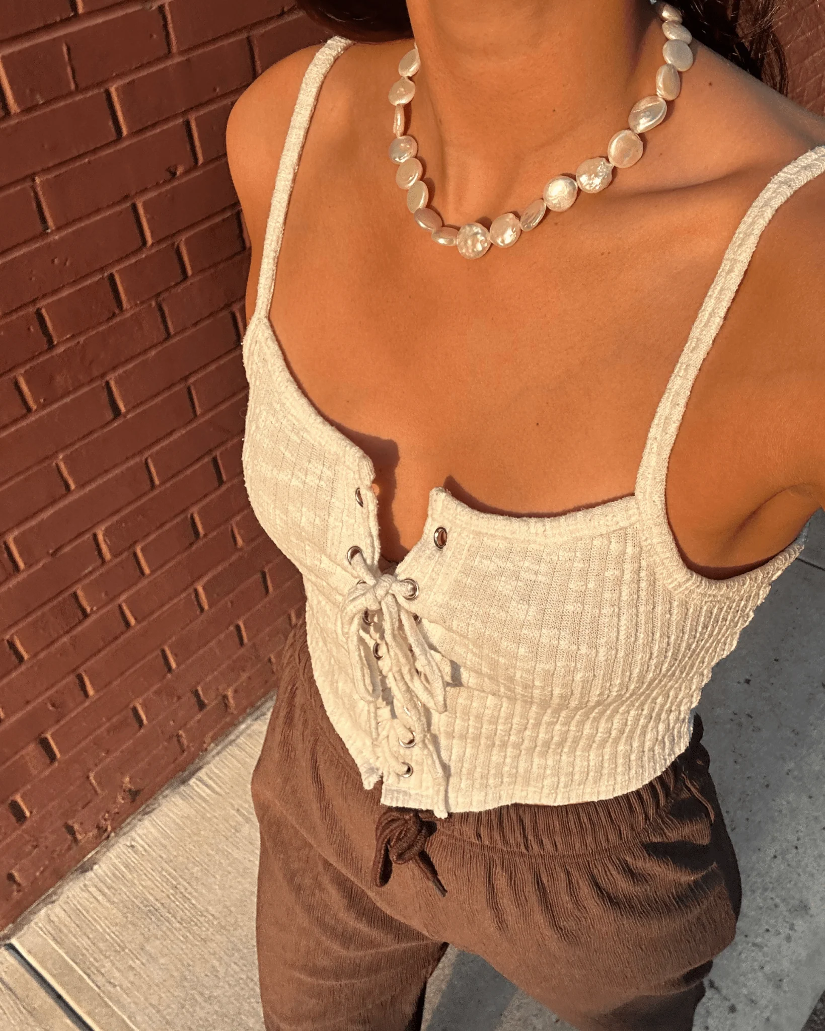 ANIKA FLAT ROUND PEARL NECKLACE - Image 5