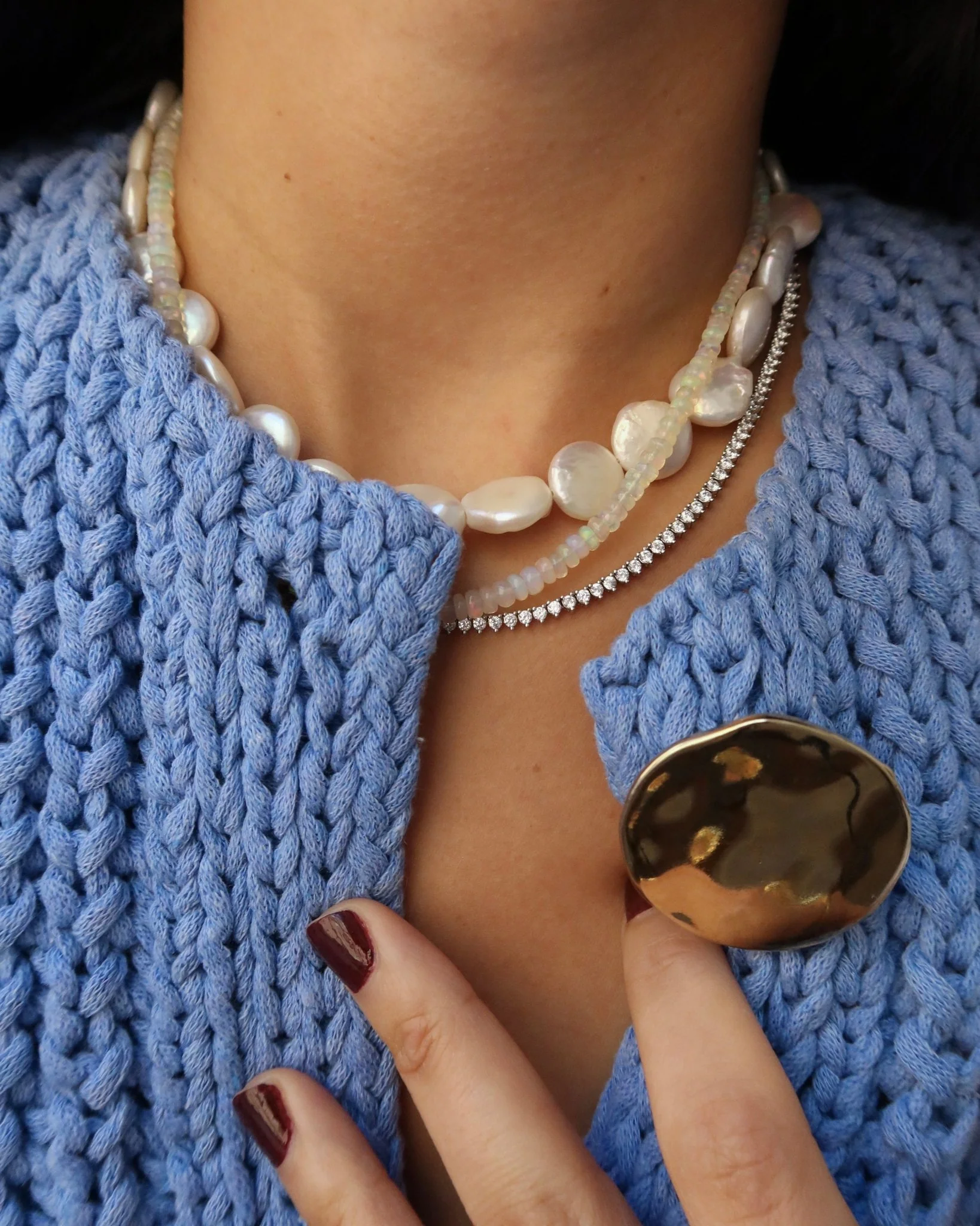 ANIKA FLAT ROUND PEARL NECKLACE - Image 9