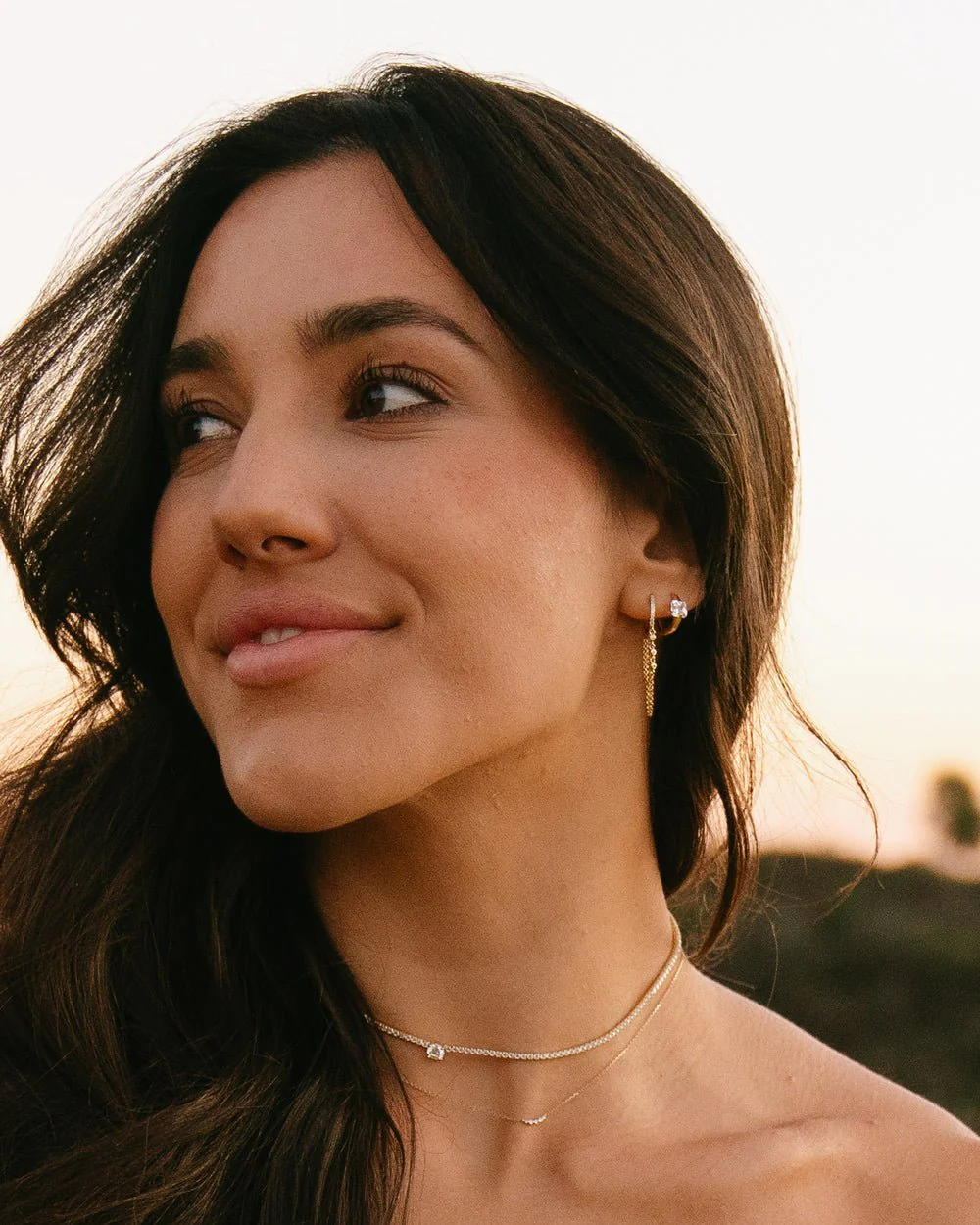 COVE MINI CURVED DIAMOND NECKLACE - Image 13