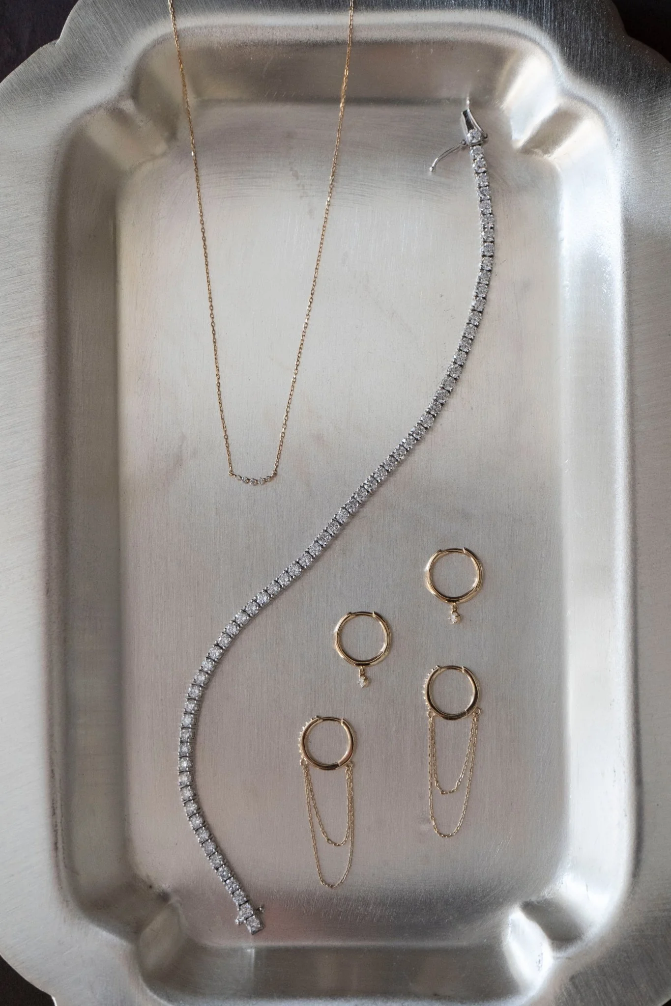 COVE MINI CURVED DIAMOND NECKLACE - Image 9