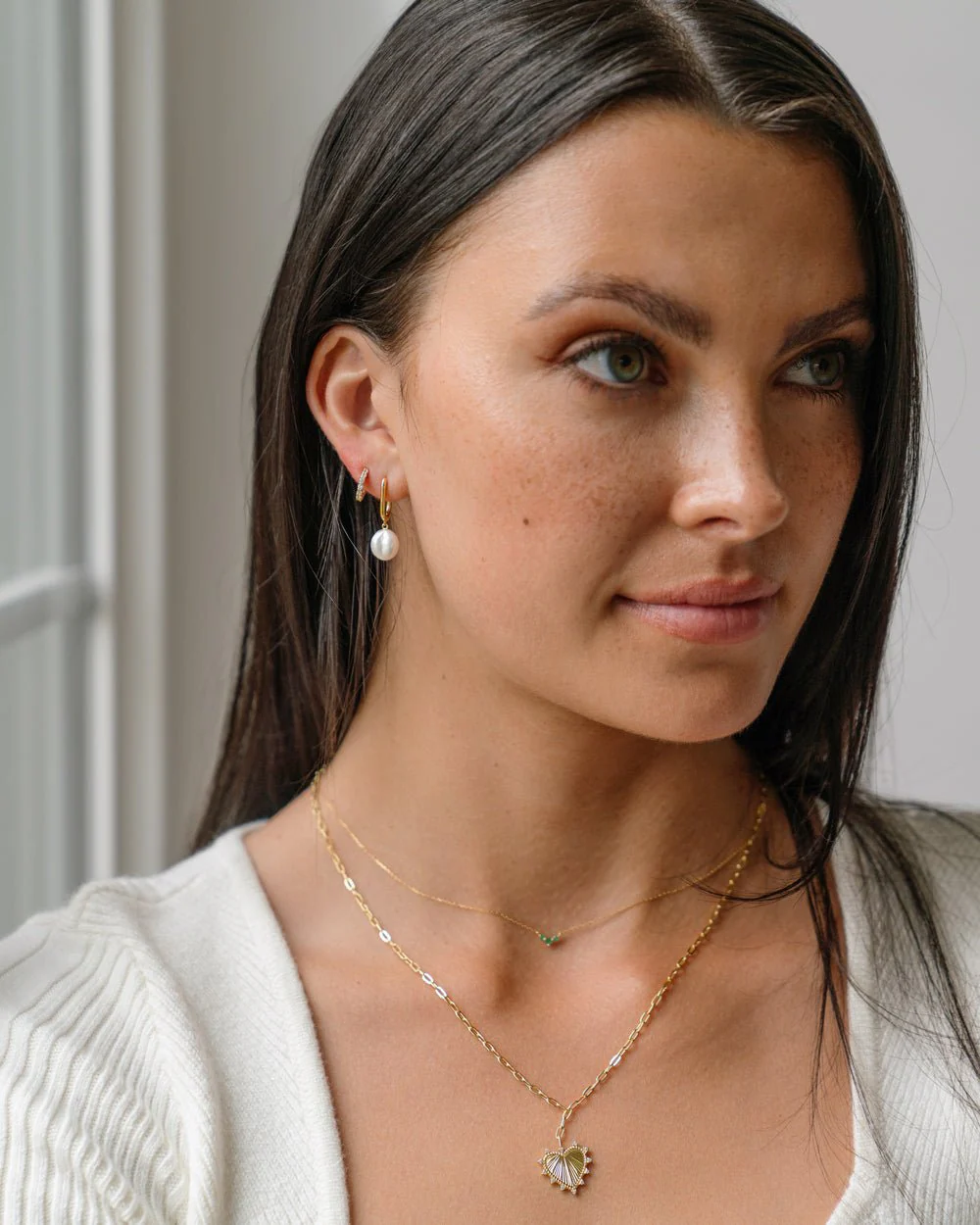 CRISTINA PEARL DROP SQUARE HUGGIES - Image 3