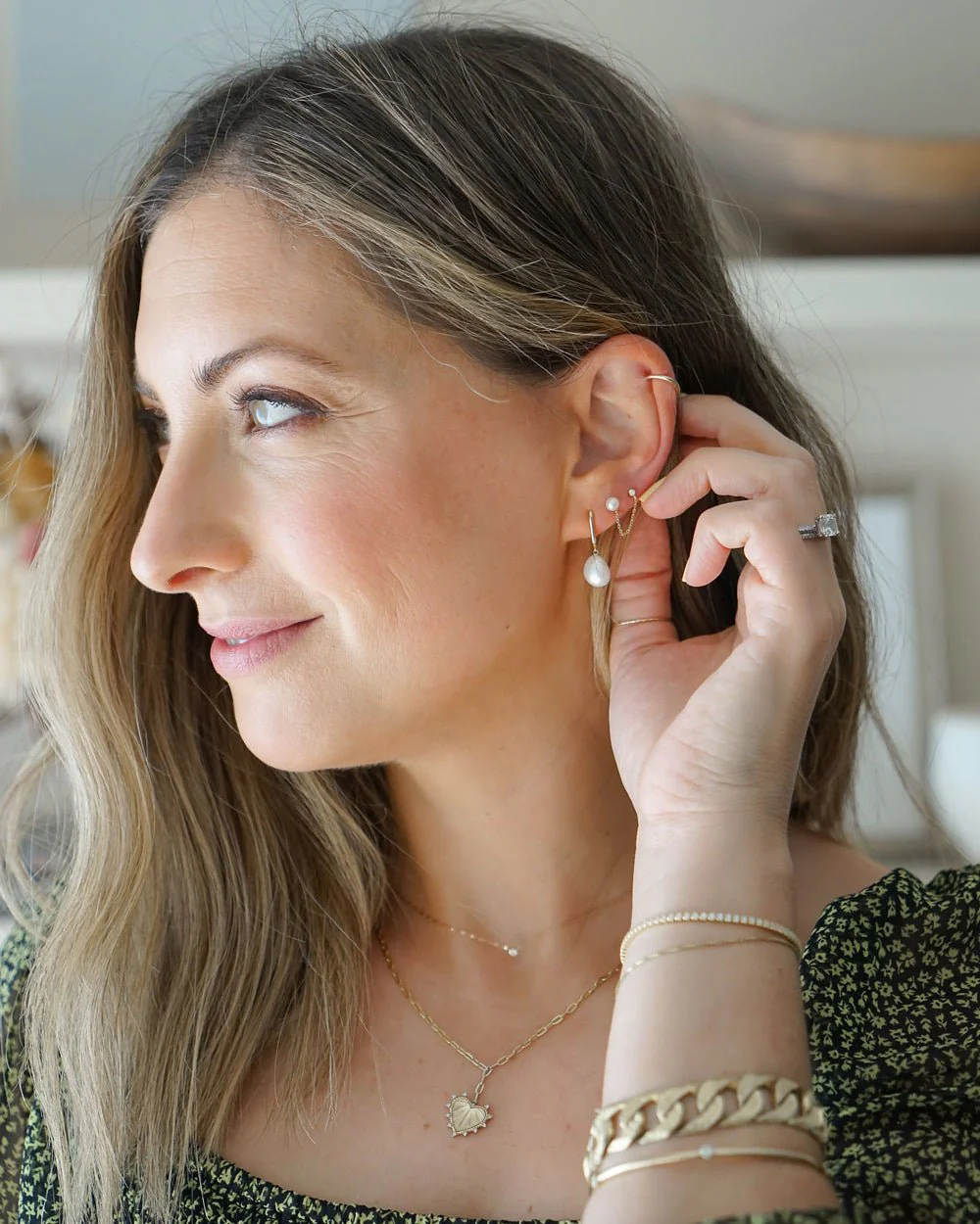 CRISTINA PEARL DROP SQUARE HUGGIES - Image 9