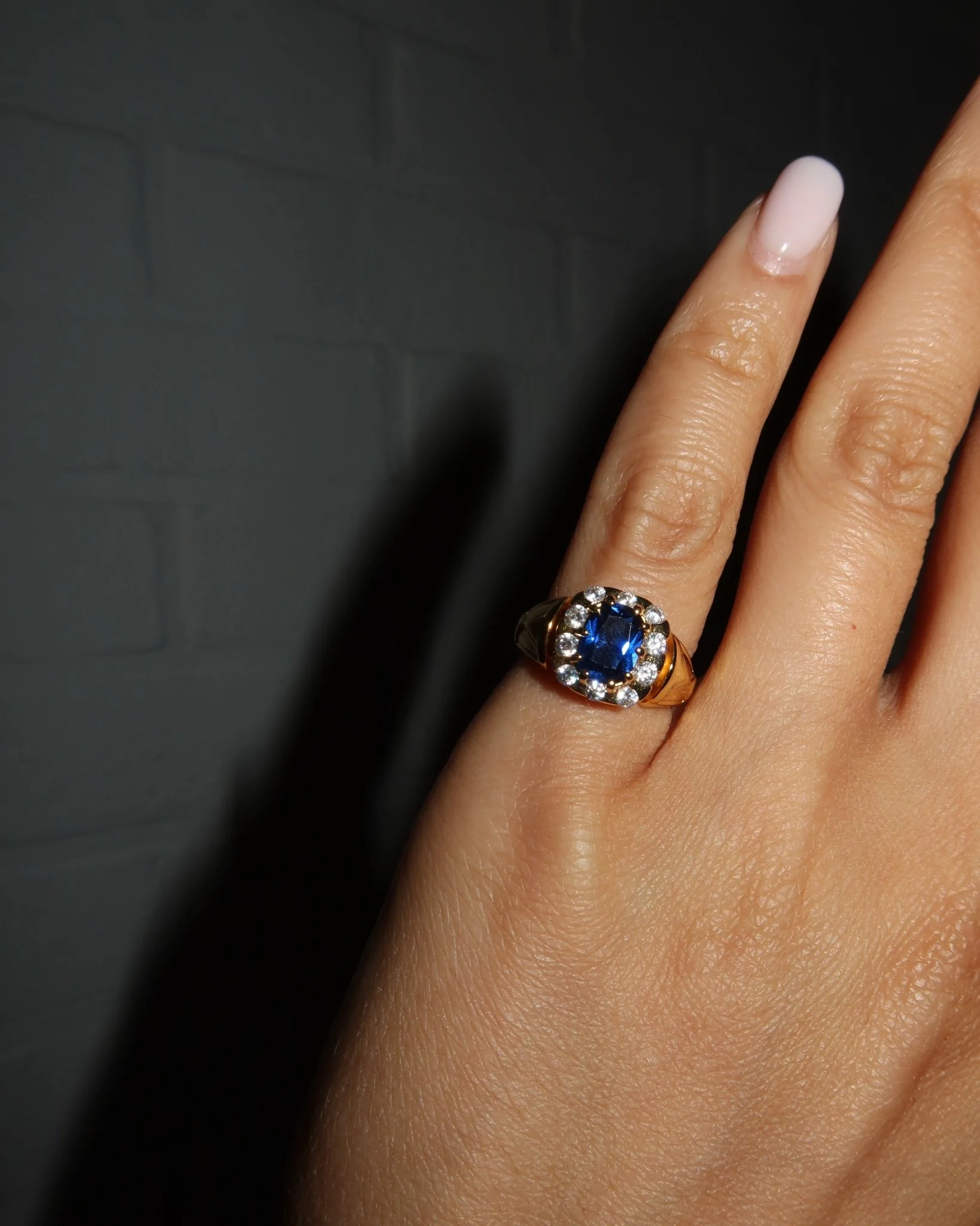 EMILY SIGNET PINKY RING - Image 4