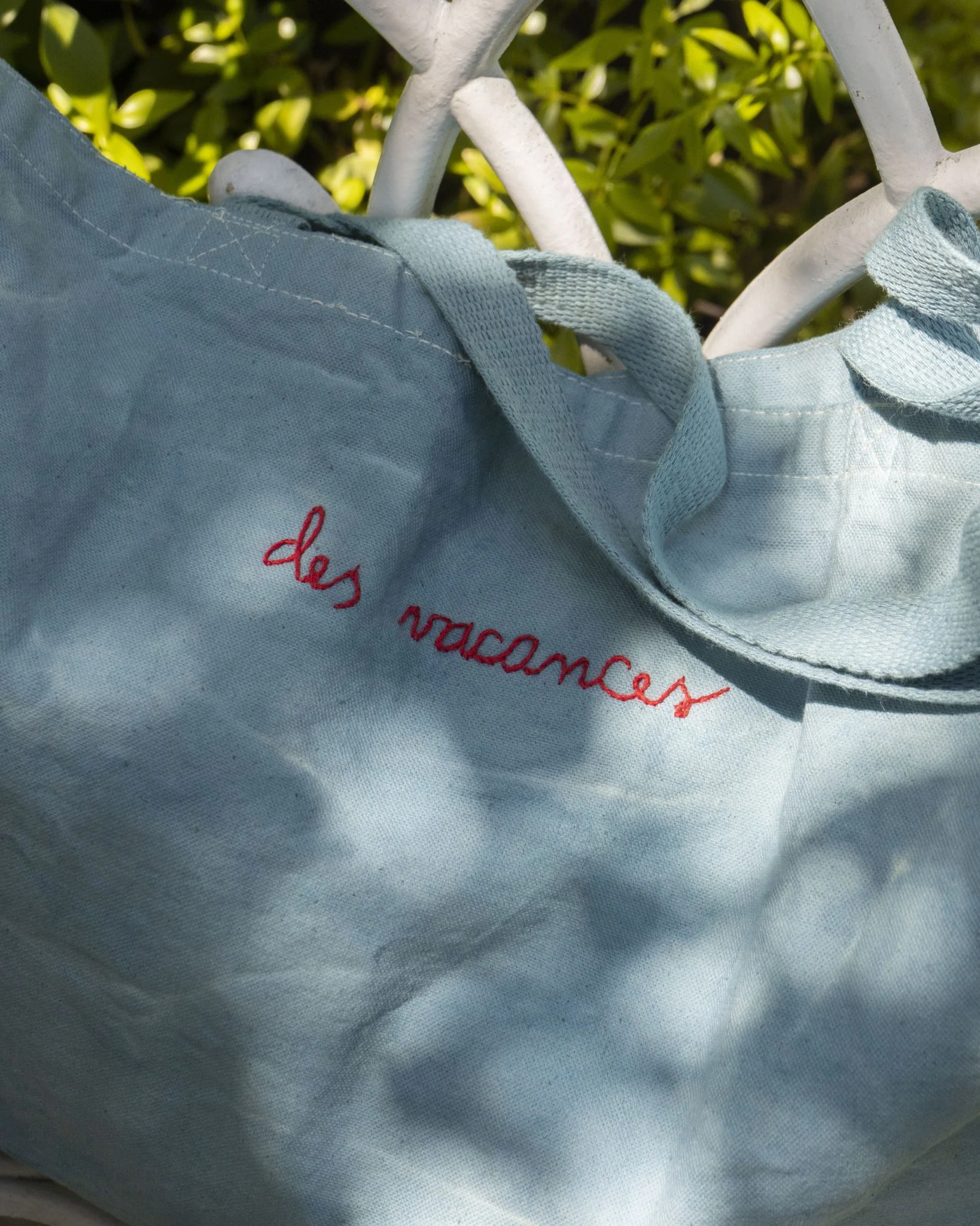HAND EMBROIDERED VACANCES COTTON TOTE - Image 5