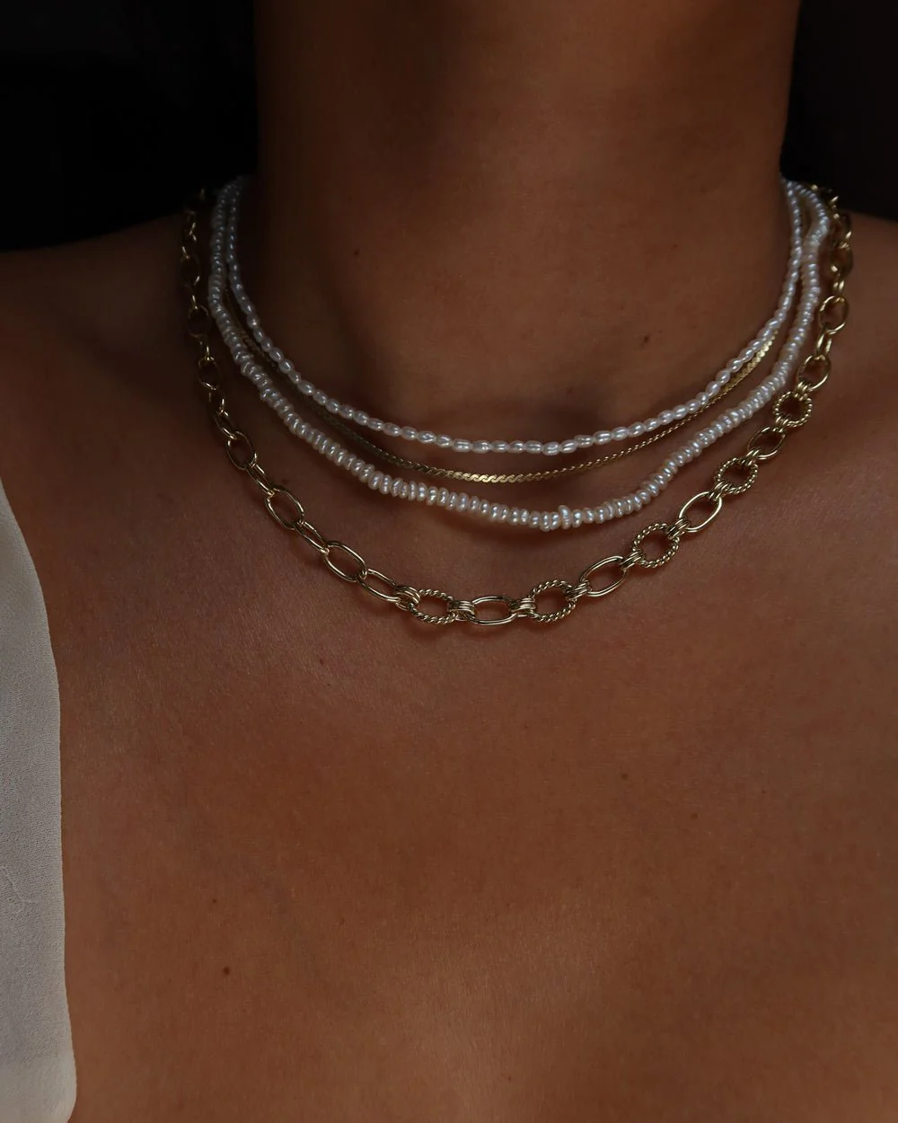 JULIA BUTTON PEARL NECKLACE - Image 13