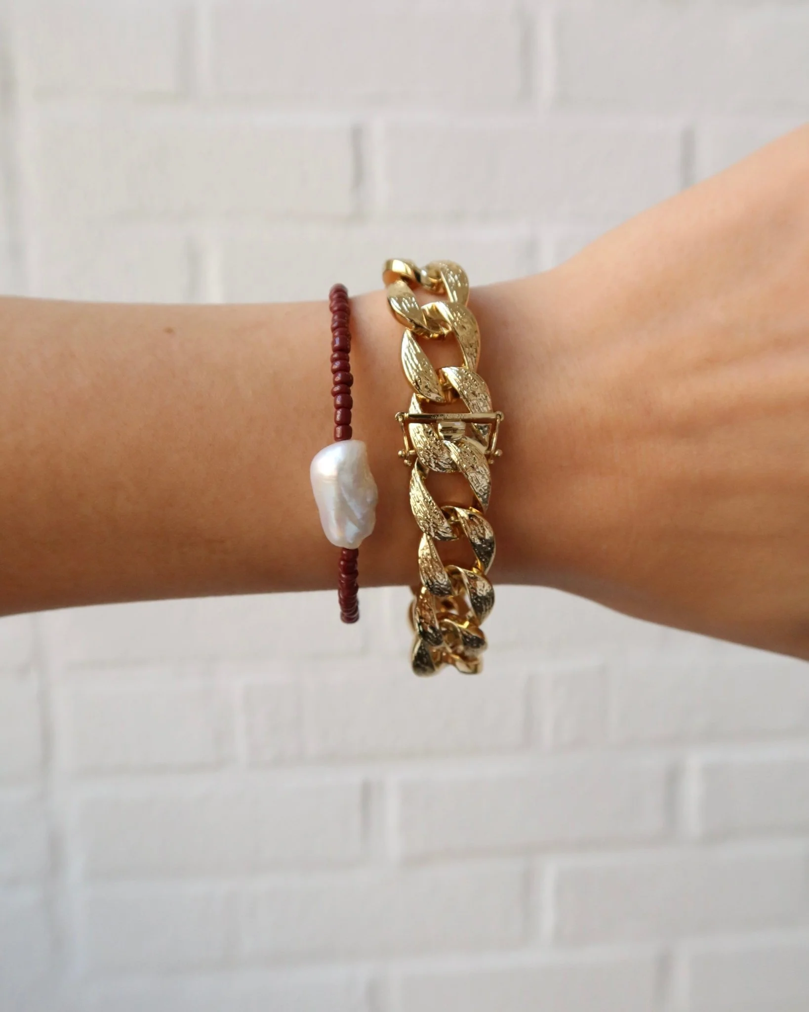 MYA SEED BEAD PEARL BRACELET (BROWN) - Image 3