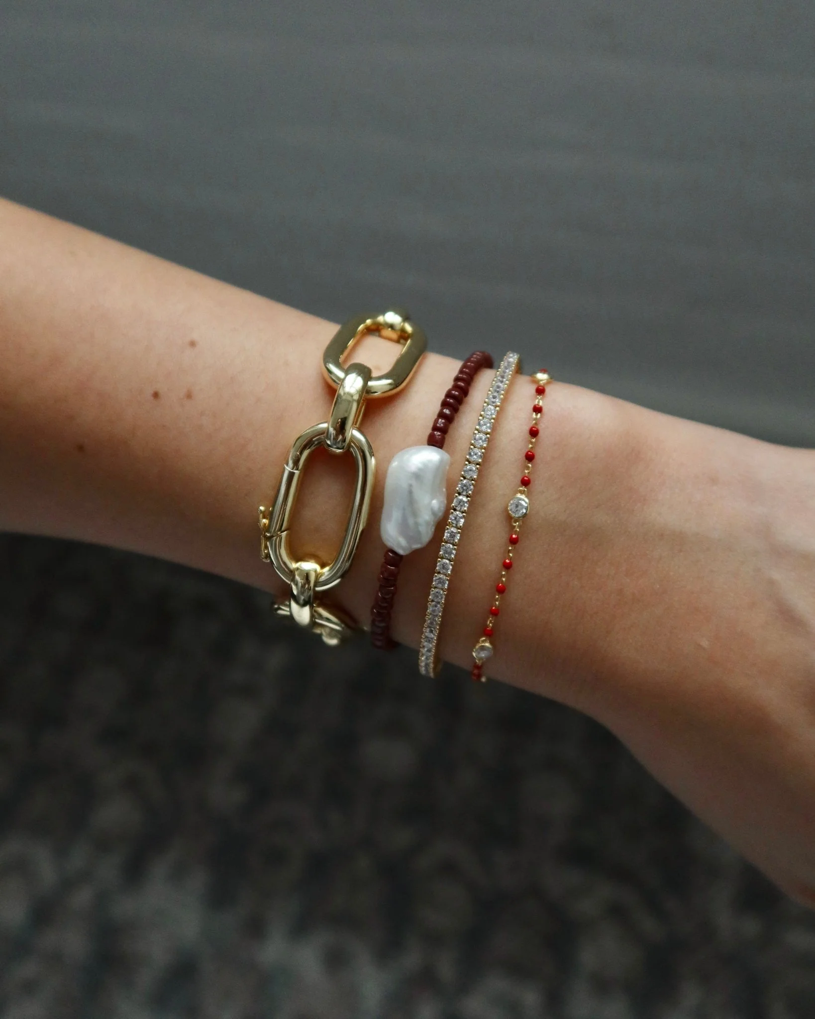 MYA SEED BEAD PEARL BRACELET (BROWN) - Image 4