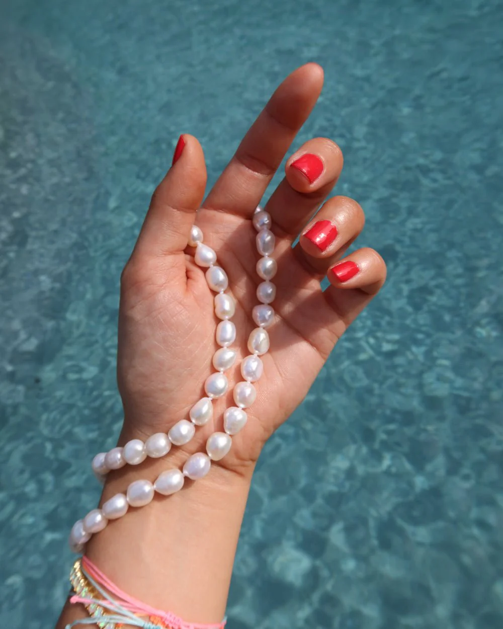 ODETTE WHITE BAROQUE PEARL NECKLACE - Image 3