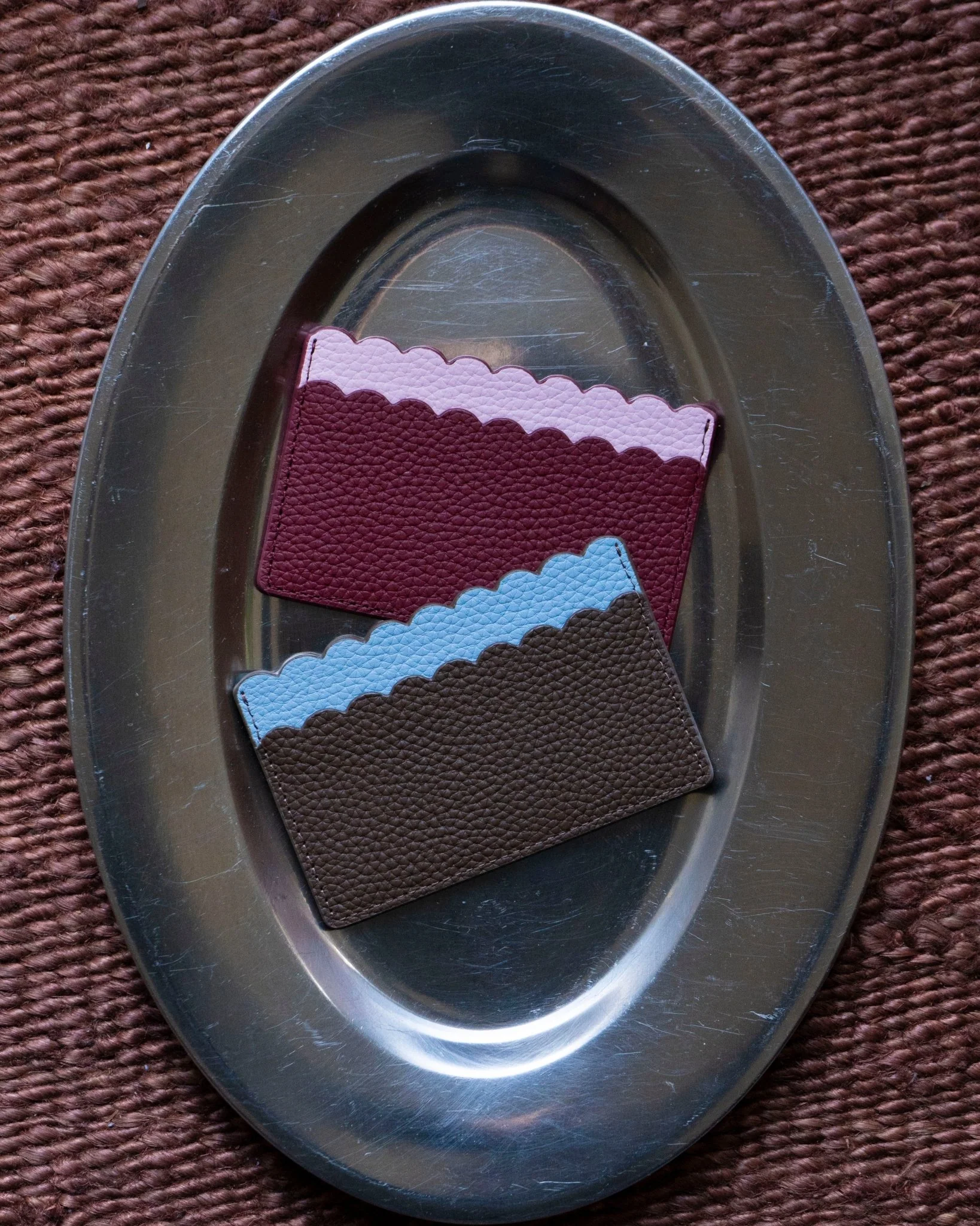 SCALLOPED CARD HOLDER WALLET - Image 8