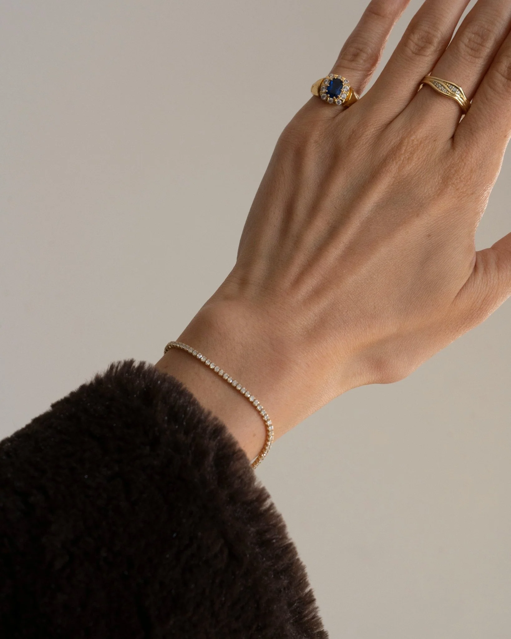 EMILY SIGNET PINKY RING - Image 13