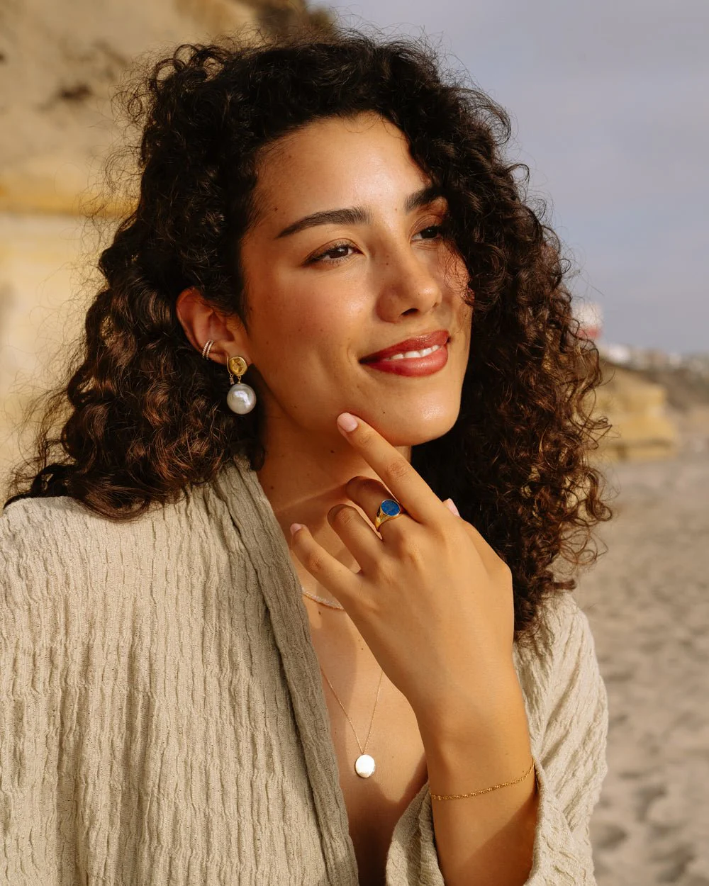 VALERIA PEARL DROP EARRINGS - Image 11