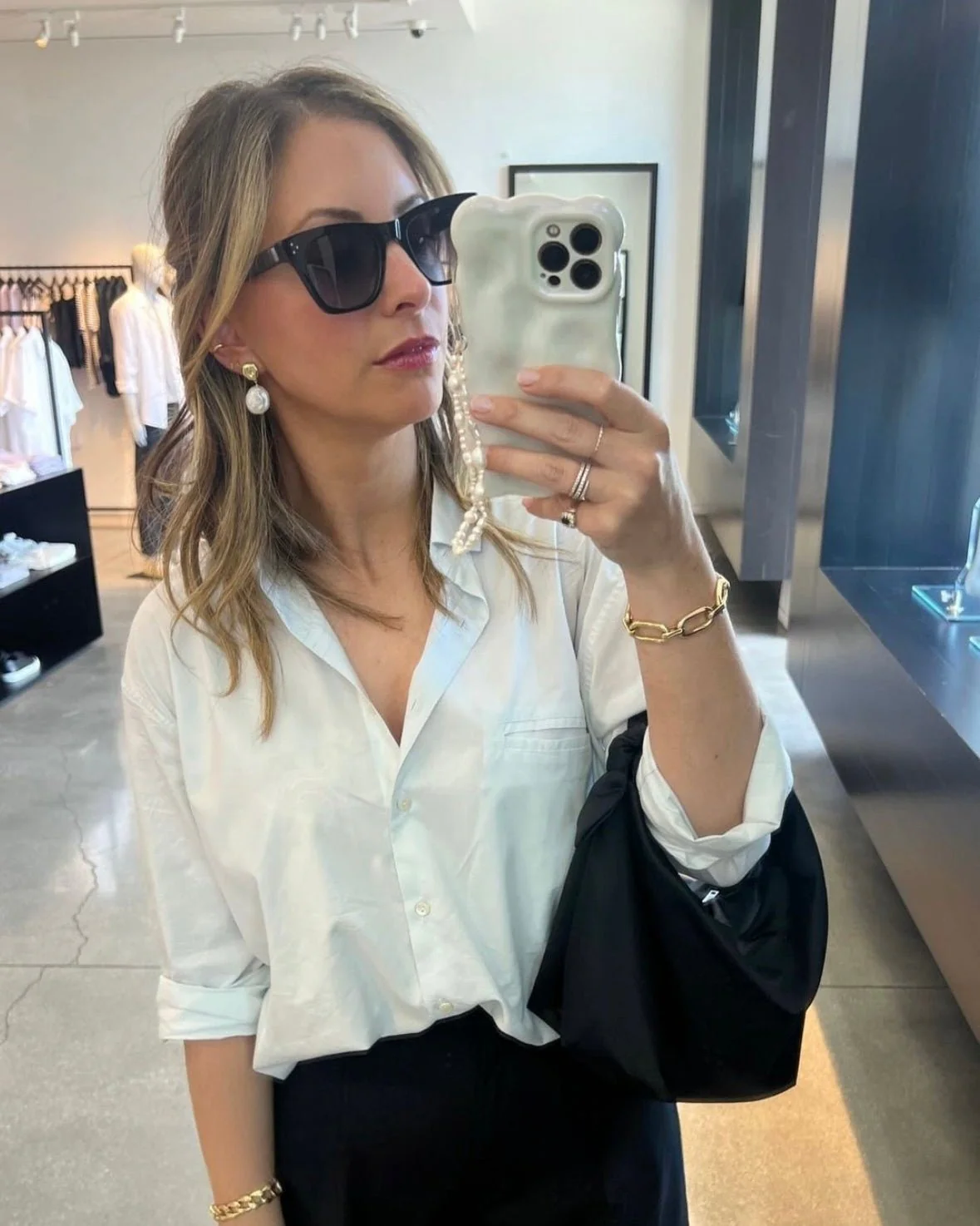 VALERIA PEARL DROP EARRINGS - Image 3