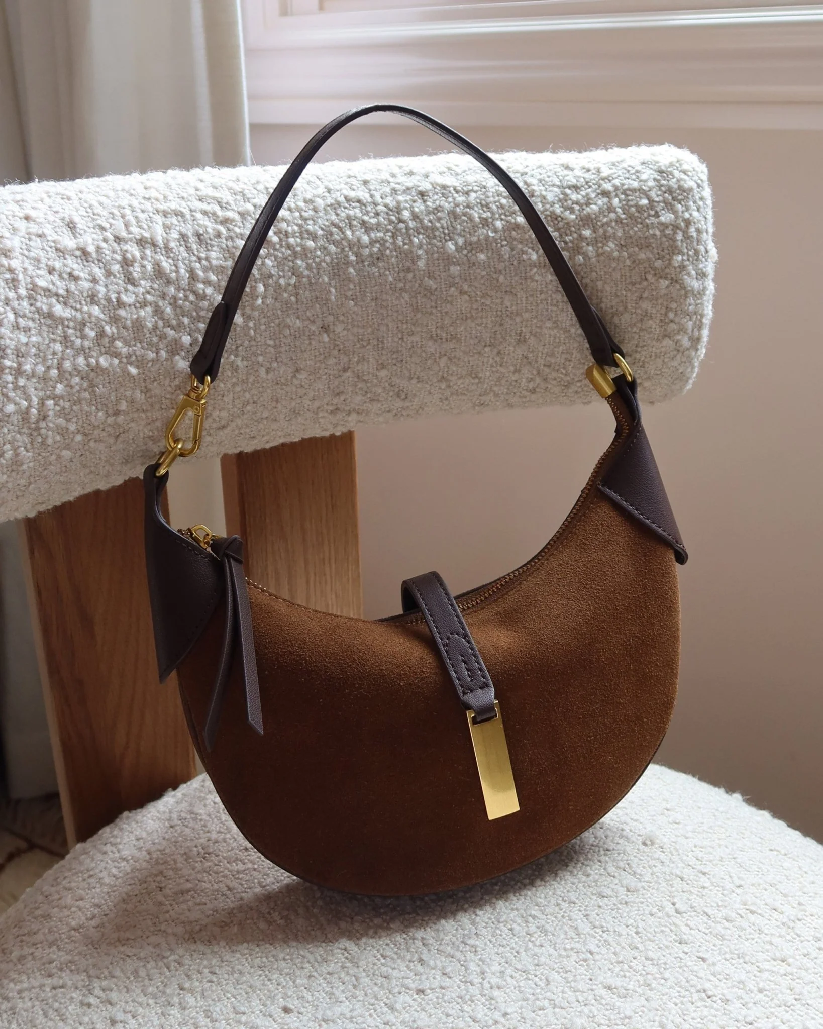 VINTAGE COWHIDE CRESCENT BAG - Image 3